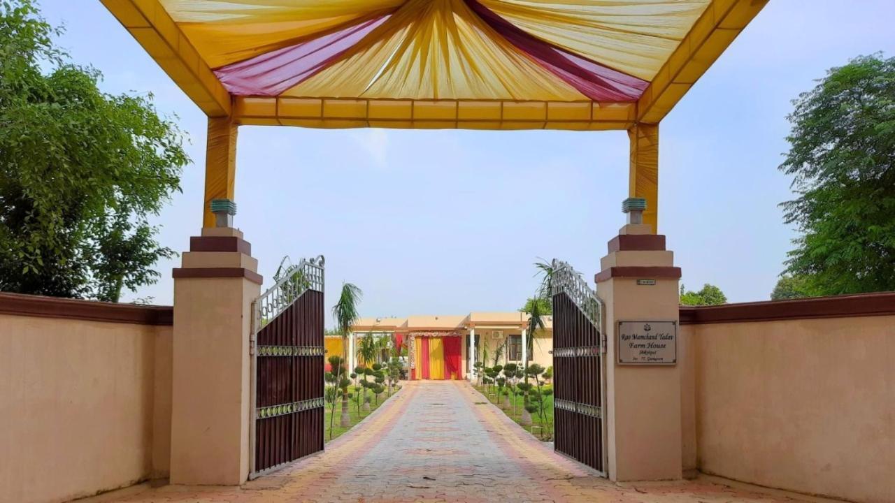 구르가온 Wedlock Farms - Events Venue 빌라 외부 사진